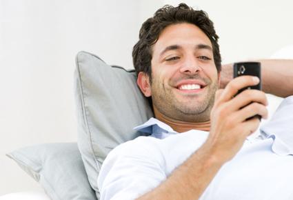 وداعاً لكلمات المرور... قريباً فتح الهواتف المحمولة بتعبيرات الوجه!